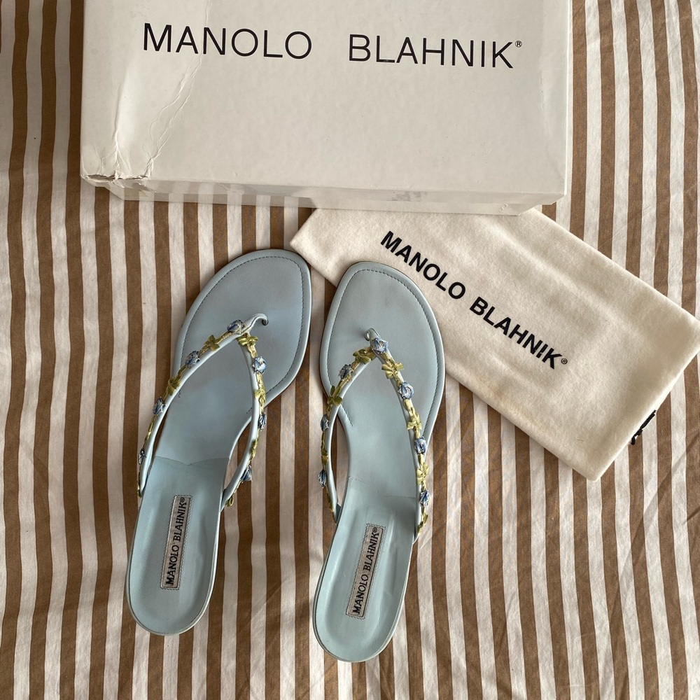 Vintage Manolo Blahnik Blue floral thong sandal heels